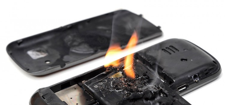 چه عواملی سبب انفجار باتری موبایل می شوند؟